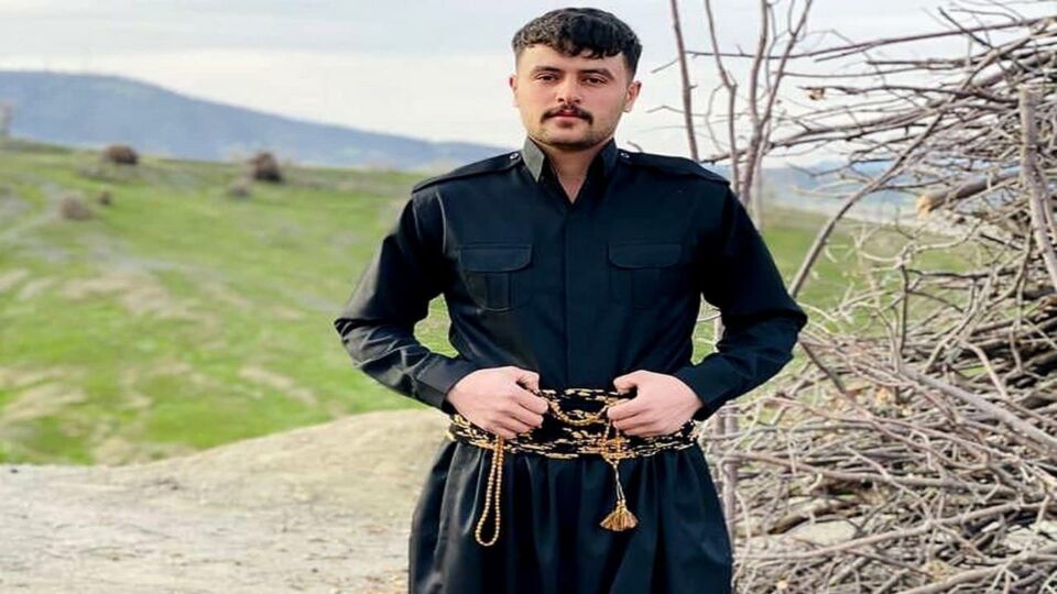 2 ده‌ستبه‌سه‌ر كردنی هاووڵاتییه‌كی دیكه‌ له‌ بانه‌ 1