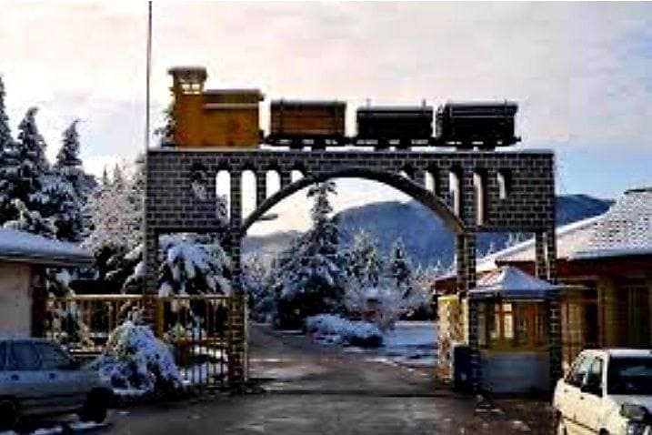 كۆبوونهوهی كرێكارانی كارخانهی "تراورس شیرگاهی" مازهندهران 1 تجمع کارگران کارخانه تراورس شیرگاه مازندران