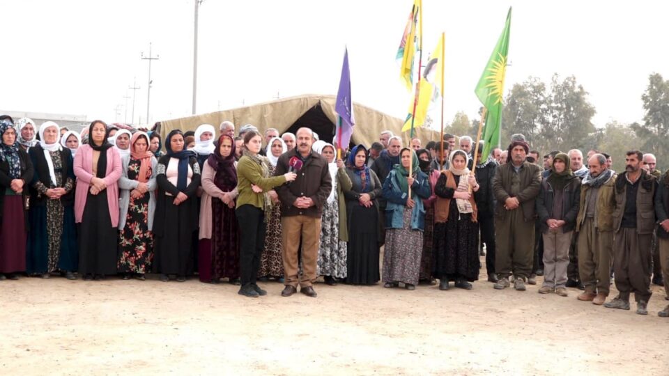 كۆبوونه‌وه‌ی ناڕه‌زایه‌تی دانیشتووانی كه‌مپی ڕه‌سته‌م جوودی له‌