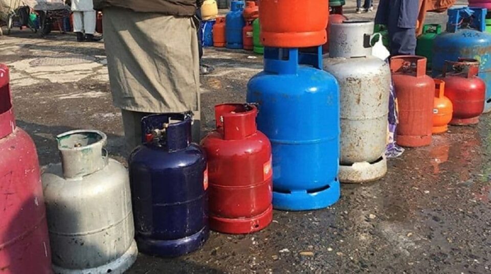 ناڕه‌زایه‌تی دانیشتووانی گوندی ئاوخواردەی پیرانشار به‌ هۆی نه‌بوونی
