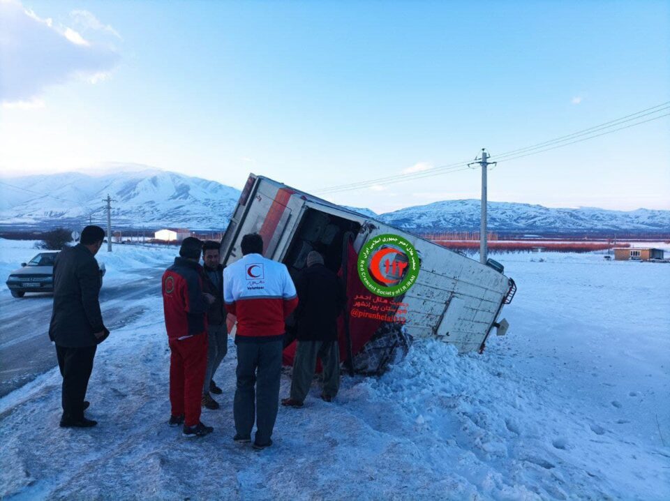 وەرگەڕانی مینی بووسێک بە ١٤ سەرنشینەوە لە پیرانشار 1