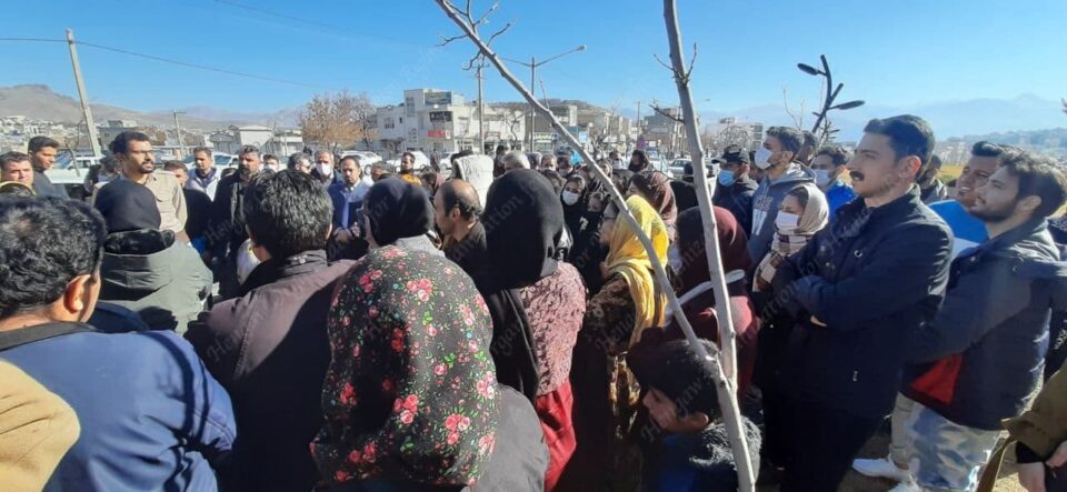 کۆبوونەوەی خەڵک و چالاکانی مەدەنی شاری سنە بۆ پاڵپشتیکردن لە زارا