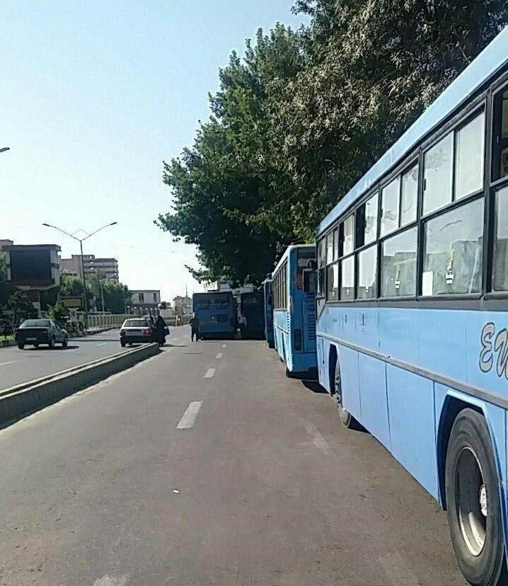 ناڕهزایهتی شۆفێرانی بهشی دهوڵهتی "سازمانی ئوتوبووسڕانی" مهشههد 1 اعتراض رانندگان بخش دولتی سازمان اتوبوسرانی مشهد3