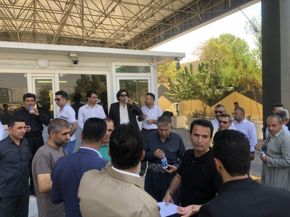 كۆبوونه‌وه‌ی خاوەن زەویه‌كانی باخ و مناره‌ی هه‌ولێر لەبەردەم ئەنجوومەنی