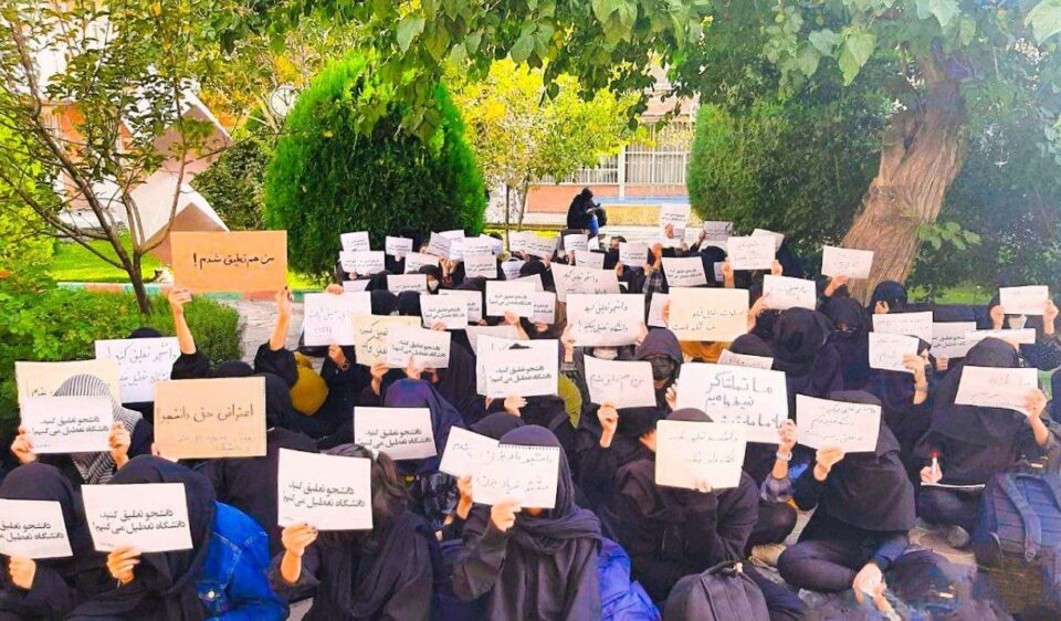 درێژه‌ی ناڕه‌زایه‌تی خوێندكارانی زانكۆ له‌ چه‌ند شاری ئێران 3