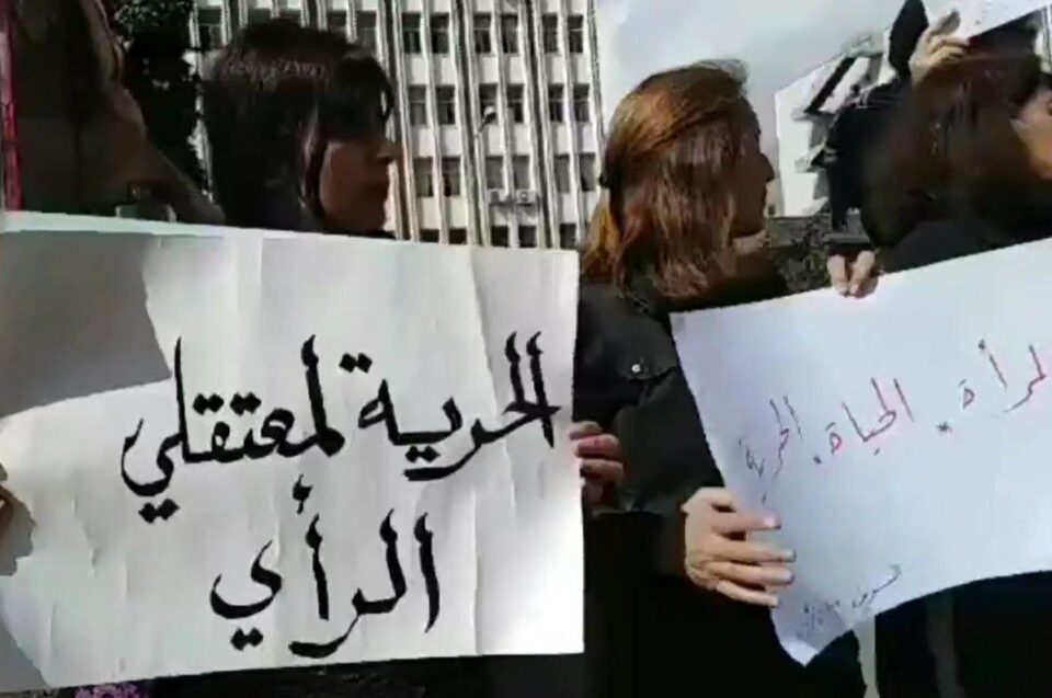 خۆپێشاندانی خه‌ڵكی سۆوه‌یدا له‌ سووریه دژبه‌ به‌شار ئه‌سه‌د 1