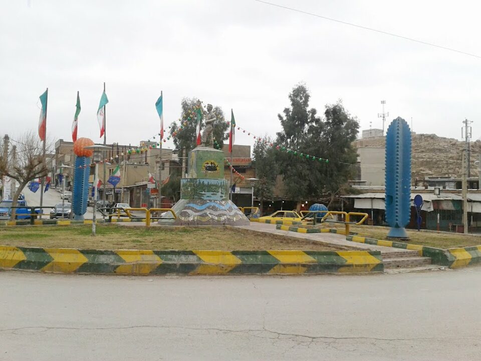 شه‌ڕ و پێكدادان له‌ نێوان لاوانی شۆڕشگێڕی دێهلۆڕان و هێزه‌كانی ڕژیم