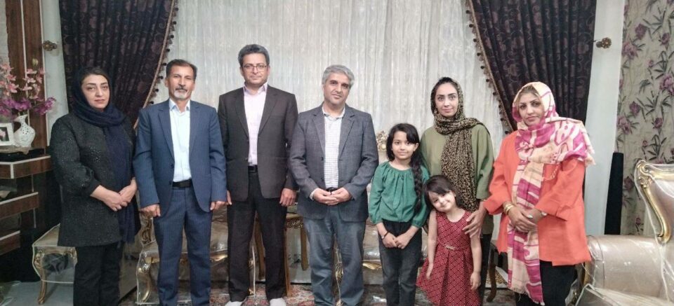 دیداری چالاكانی سنفی له‌گه‌ڵ بنه‌ماڵه‌ی دوو موعه‌لیمی به‌ندكراو