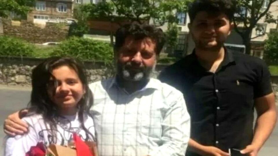 ئازادی چالاكێكی كرێكاری خه‌ڵكی سنه‌ به‌ دانانی وه‌سیقه 1 2