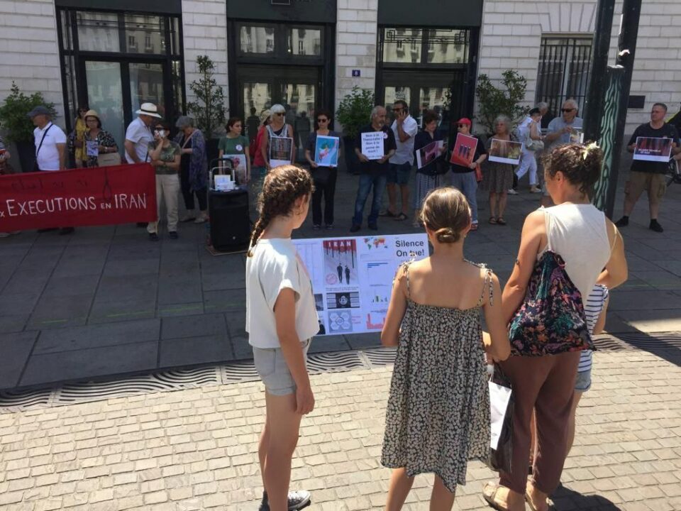 خۆپێشاندانی ئێرانیانی ده‌ره‌وه‌ی وڵات دژبه‌ كۆماری ئیسلامی 2 3