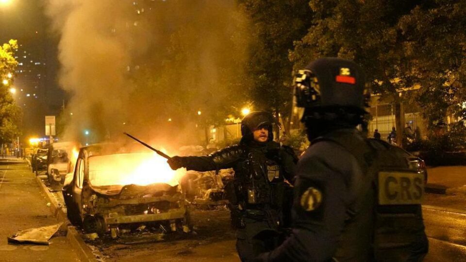 سێهه‌مین ڕۆژی ناڕه‌زایه‌تیه‌كان له‌ فه‌ڕانسه 3