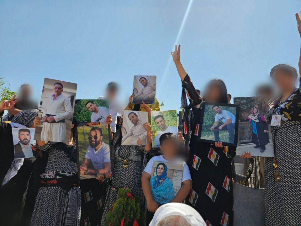 په‌یمان نوێ كردنه‌وه‌ی بنه‌ماڵه‌ی دادخوازانی مهاباد له‌گه‌ڵ ئاواتی