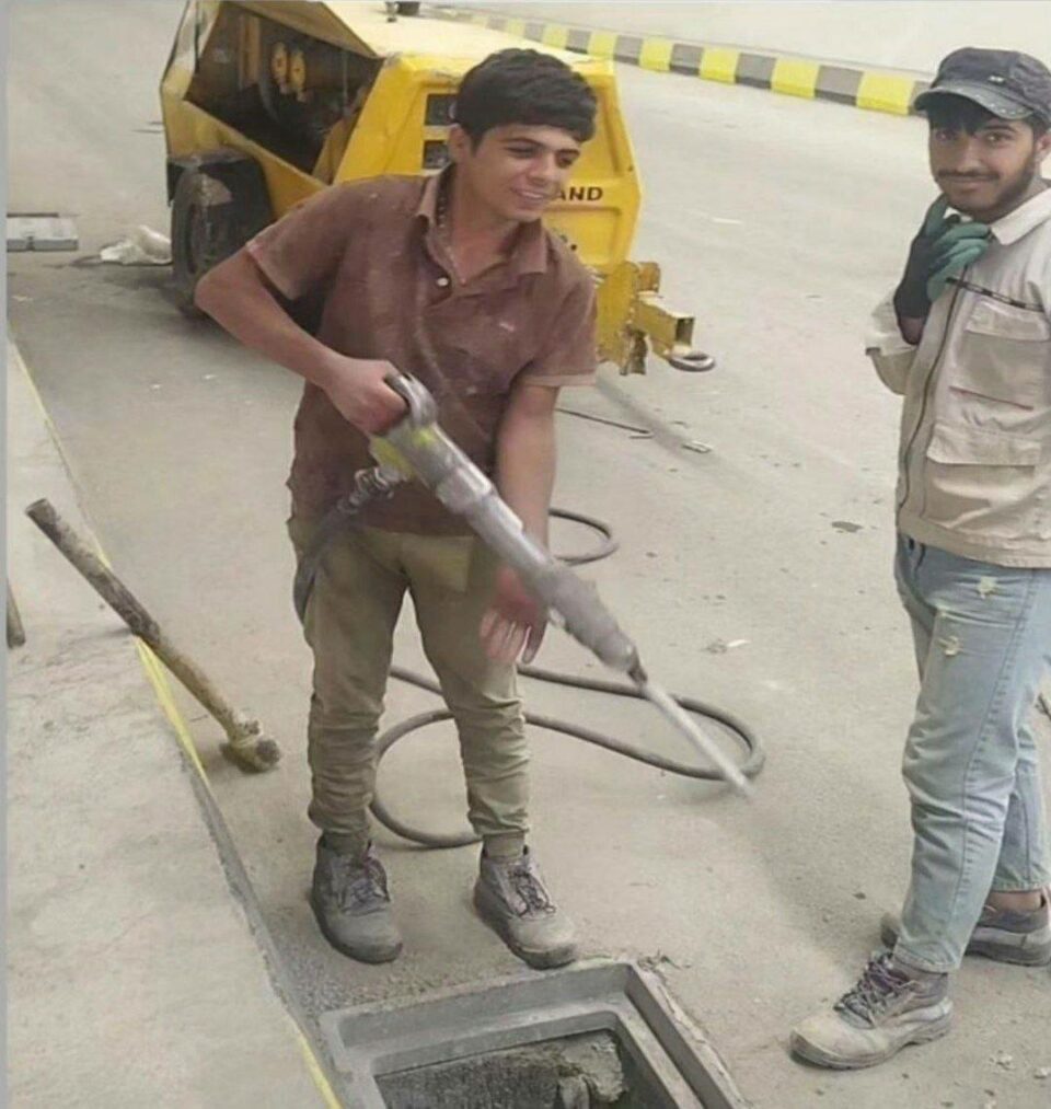 كوژران و برینداربوونی دوو منداڵی كار له‌ ئۆتوبانی تاران شومال 1