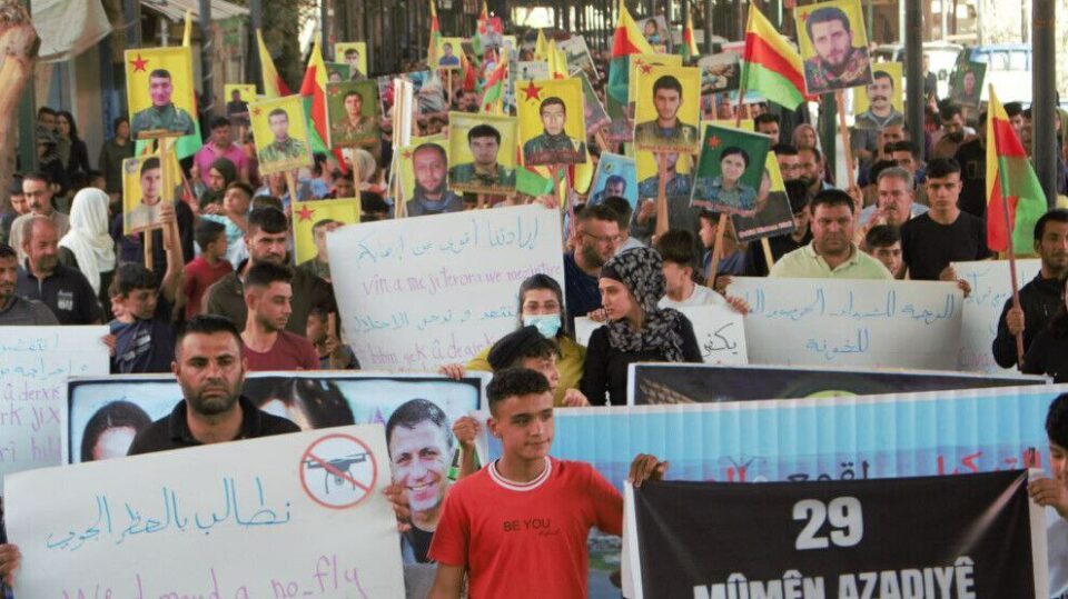 خۆپێشاندانی خه‌ڵكی كۆبانی دژبه‌ هێرشه‌كانی توركیا بۆ سه‌ر ڕۆژئاوا