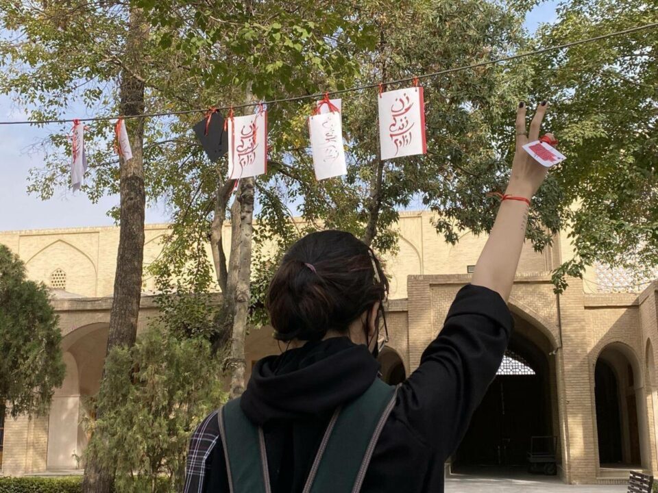 هه‌ڕه‌شه‌ی ناونده‌ ئه‌منیه‌تیه‌كان له‌ ٢٠ خوێندكاری زانكۆی ته‌باته‌بایی