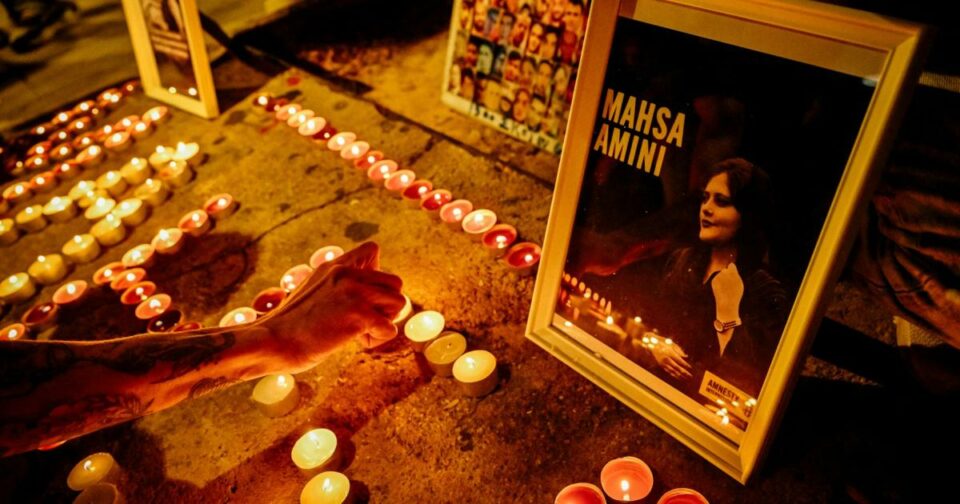 پێدانی خه‌ڵاتی ساخارۆف به‌ ژینا ئه‌مینی 1