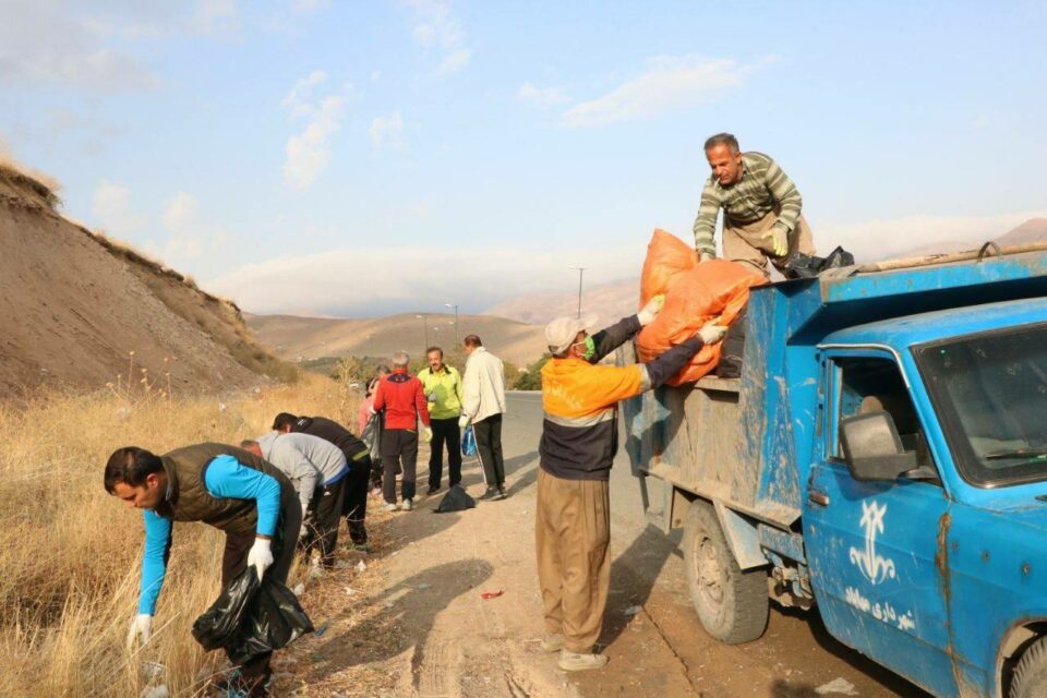 چالاكی ژینگه‌پارێزان له‌ شاری مهاباد 3