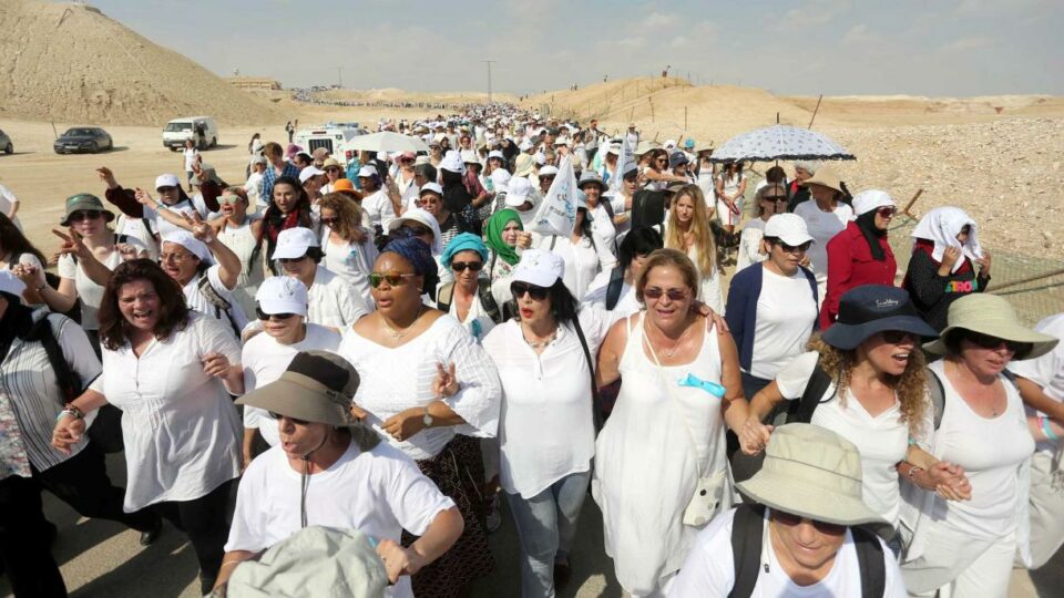 ڕێپێوانی دایكانی فه‌له‌ستنی و ئیسڕائیلی به‌ دروشمی ژن،ژیان،ئازادی