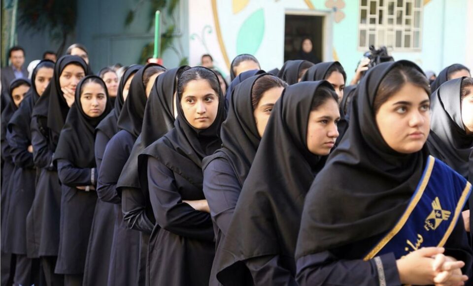 بڕیاری ڕژیم بۆ جیاكردنه‌وه‌ی ڕگه‌زی كتێب له‌ قوتابخانه‌كان 7
