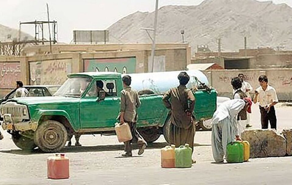 دۆخی خراپی منداڵانی به‌لووچ و ڕووكردنیان به‌ سووختبه‌ری 1