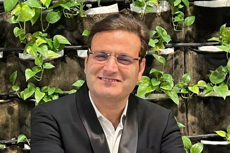 سه‌پاندنی سزای زیندان به‌سه‌ر چالاكێكی سیاسی له‌ تاران 1 2