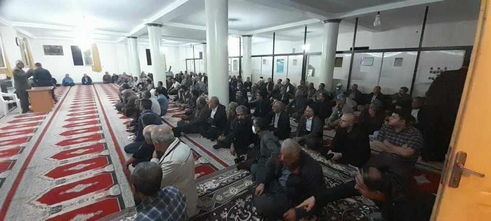 ناڕه‌زایه‌تی دانیشتووانی شارۆچكه‌ی پێنج ئازه‌ری سنه له‌ ئاست گوشاره‌كانی