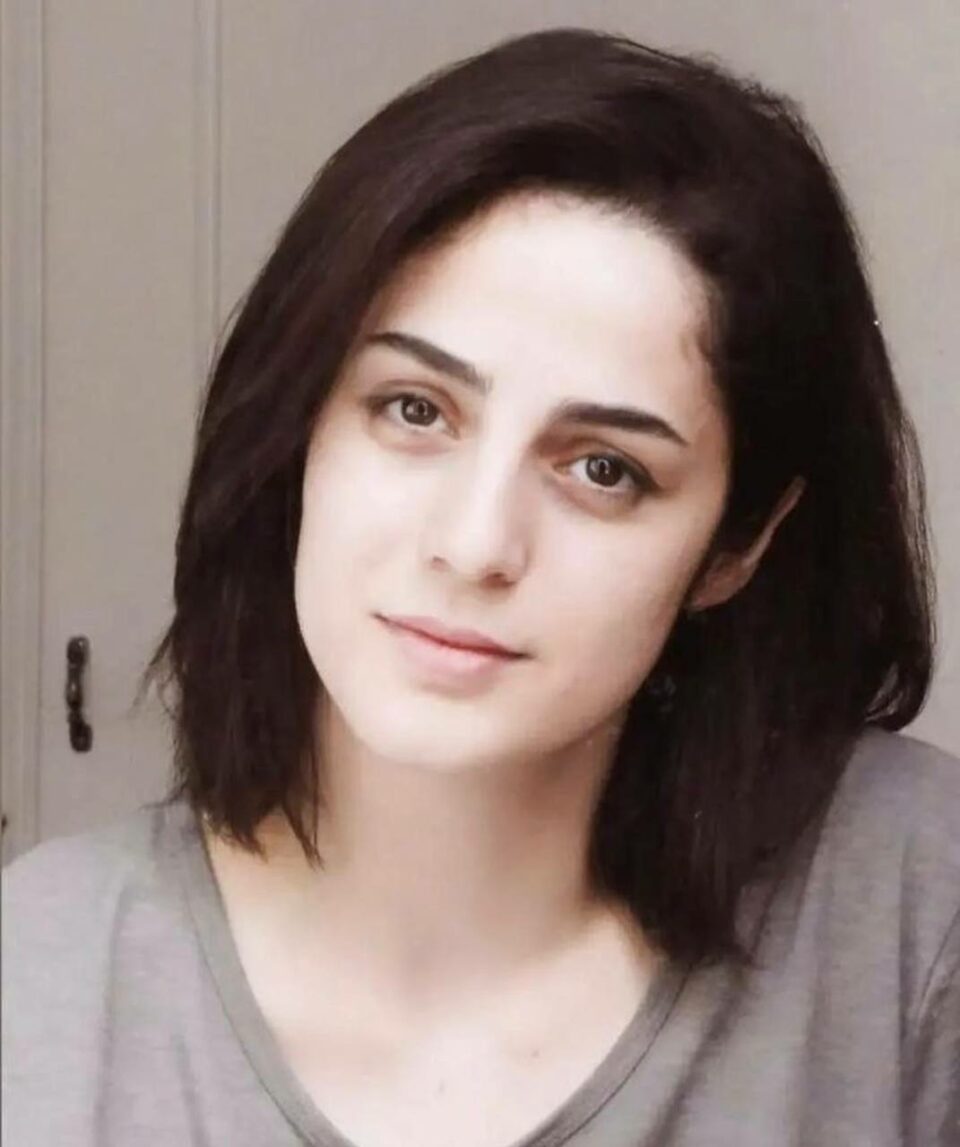 جێبه‌جێكردنی سزای شه‌لاقی ڕۆیا حشمه‌تی له‌ تاران 1