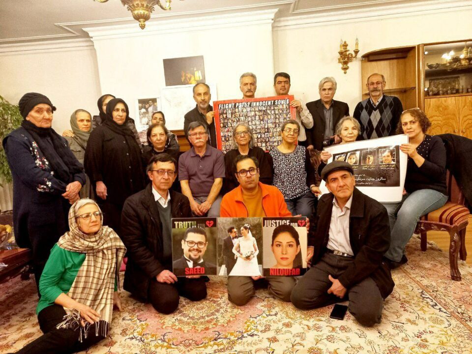 دیداری كۆمه‌ڵێك له‌ موعه‌لیمانی تاران له‌گه‌ڵ بنه‌ماڵه‌ی قوربانیانی