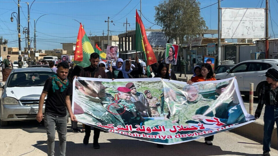 ڕێپێوانی خه‌ڵكی شه‌نگال دژبه‌ ده‌وڵه‌تی توركیا 1