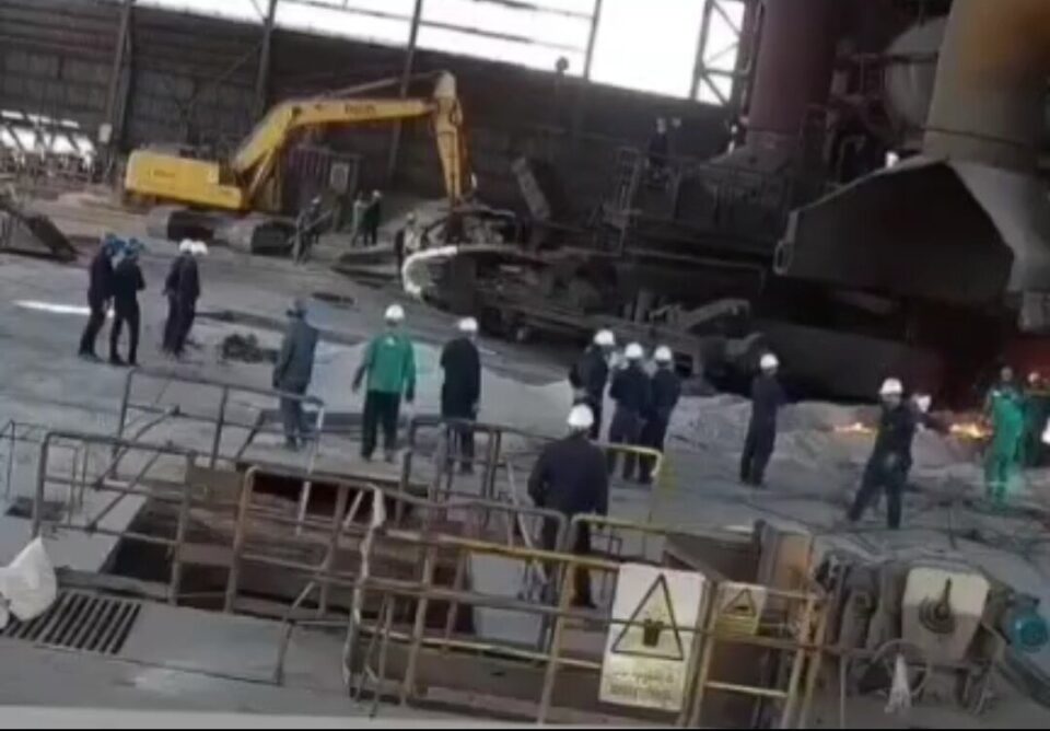 ئاگر کەوتنەوە لە کارگەی کوورەی فوولادی ئیران لە زەرەندی کرمان 1