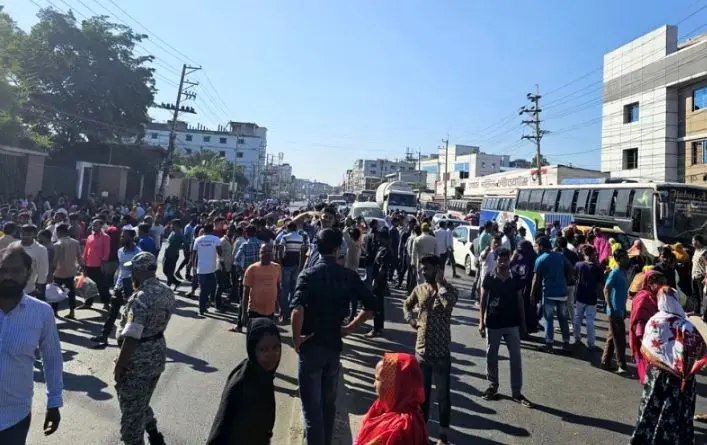 داخرانی ١٤ كارخانه‌ی جل و به‌رگ له‌ به‌نگلادش به‌هۆی مانگرتنی كرێكاران