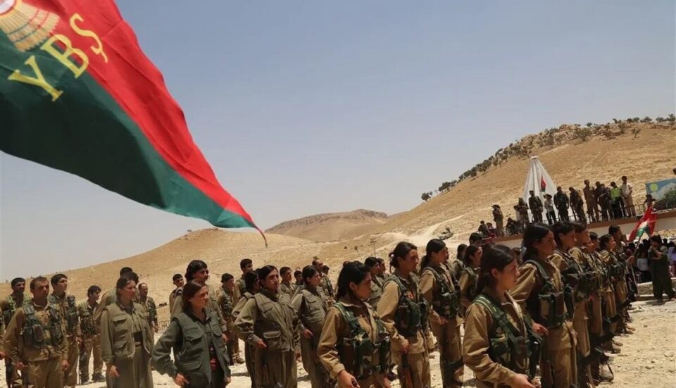 برینداری سێ شه‌رڤانی یه‌كینه‌كانی پاراستنی شه‌نگال له‌ لایه‌ن ئه‌رته‌شی