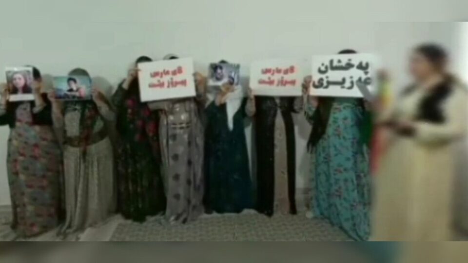 به‌ڕێوه‌چوونی مه‌راسیمی ٨ی مارس له‌لایه‌ن دایكانی ئاشتی سه‌قز 3