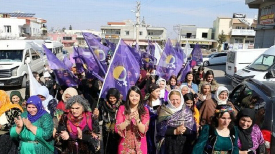 ڕێپێوانی ژنانی ئازادیخواز له‌ باکووری کوردستان به‌ بۆنه‌ی ٨ی مارس