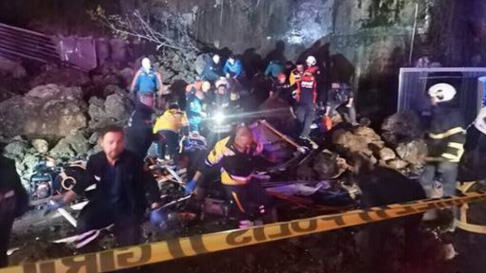 گیانله‌ده‌ستدان و برینداربوونی چوار كه‌س به‌هۆی ڕۆچوونی زه‌وی له‌