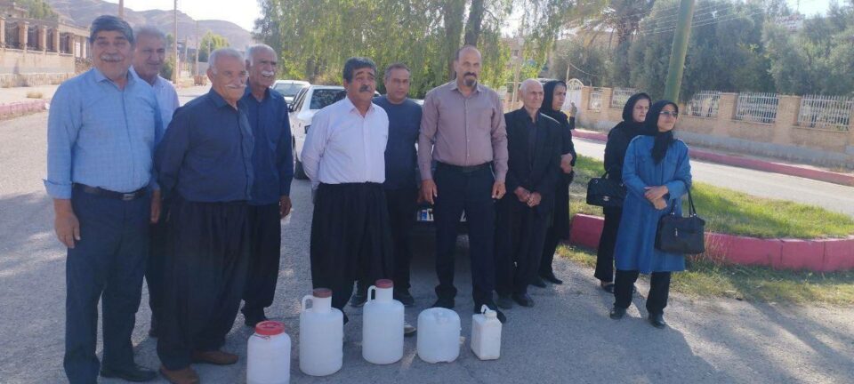 كۆبوونه‌وه‌ی خه‌ڵكی گوندی كه‌ركه‌هره‌گ له‌ قه‌سری شیرین 1