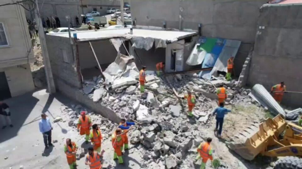 ڕووخاندنی خانووی خه‌ڵكی هه‌ژار له‌ ته‌ورێز 2