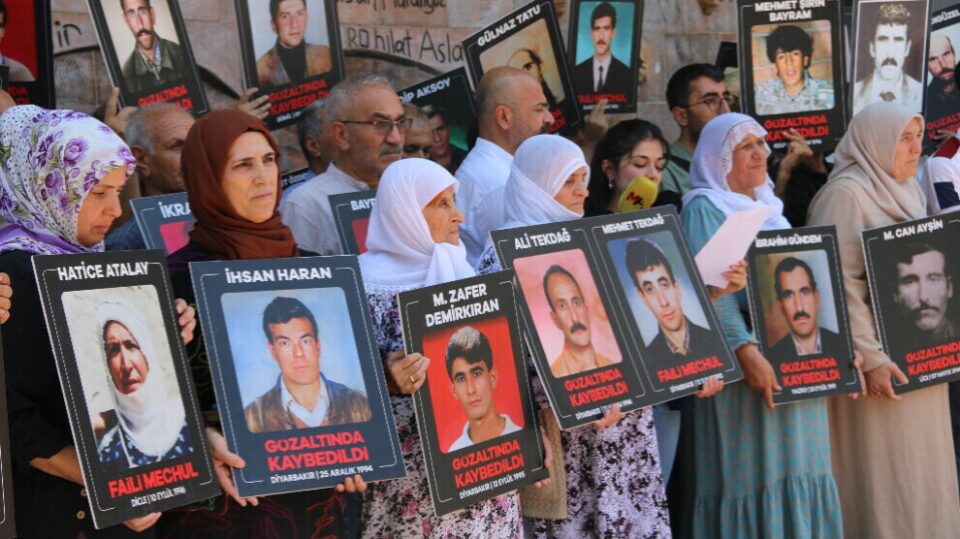 كۆبوونه‌وه‌ی بنه‌ماڵه‌ی بێسه‌روشوێنكراوان له‌ باكووری كوردستان 1