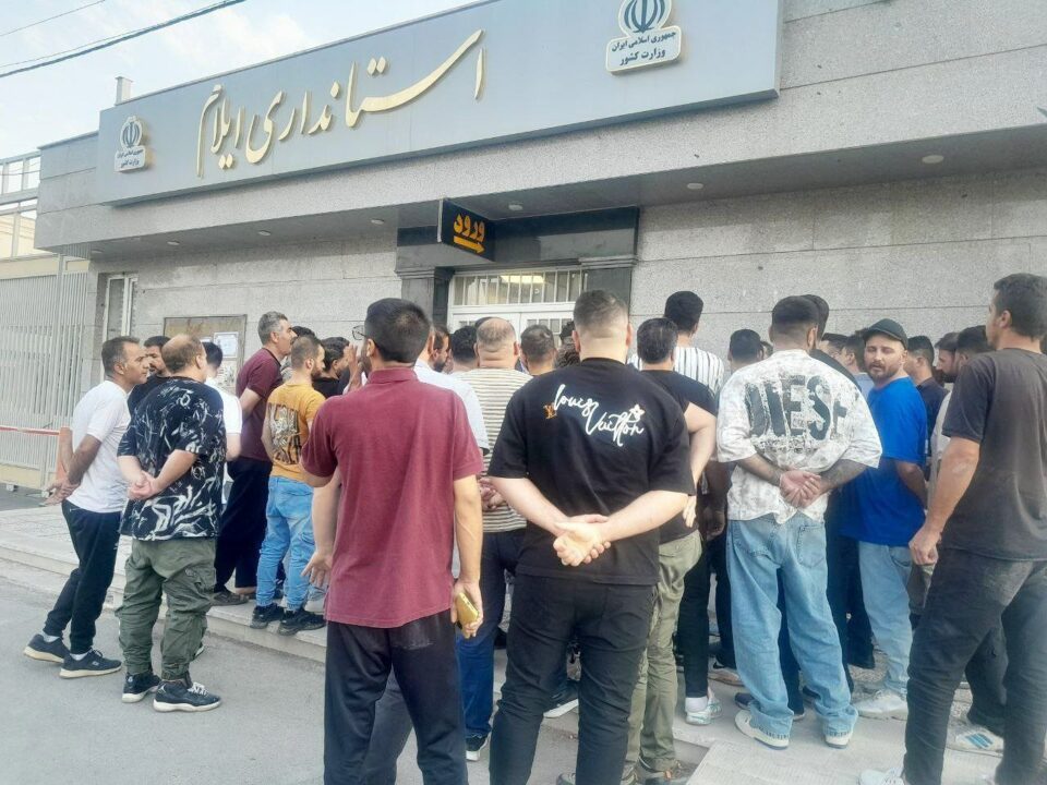 كۆبوونه‌وه‌ی كرێكارانی بێكاركراوی پترۆشیمی ئه‌رغه‌وان گوسته‌ر له‌