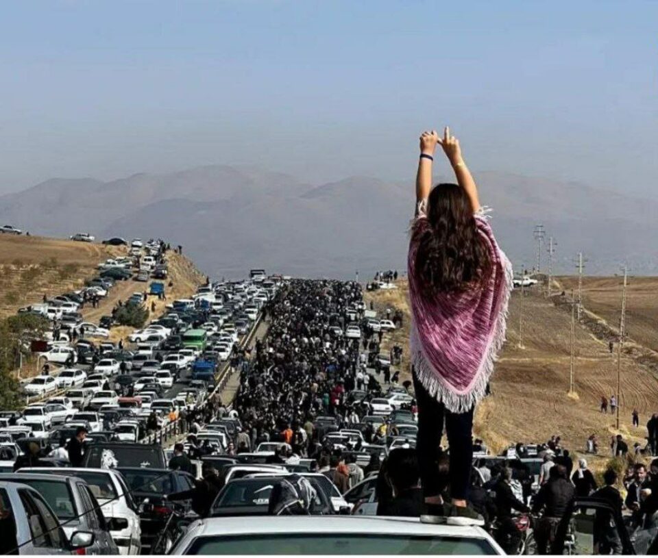 به‌یانیه‌ی بنه‌ماڵه‌ دادخوازه‌كانی كوردستان دژ به‌ كۆماری ئیسلامی