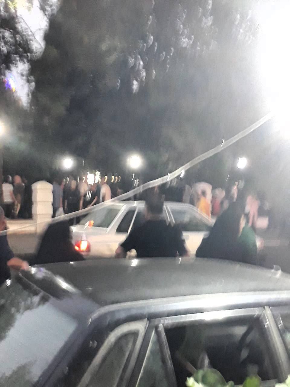 خۆپێشاندانی خه‌ڵكی ڕه‌شت دژ به‌ نه‌بوونی خزمه‌تگوزاری