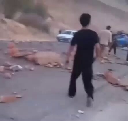 داخستنی جاده‌ی پولد‌ۆخته‌ر بۆ خۆڕه‌م ئاوا له‌لایه‌ن خه‌ڵكی ناڕازی