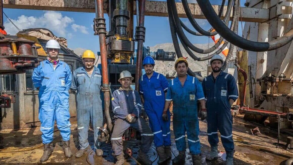 كۆبوونه‌وه‌ی كرێكارانی شیركه‌تی نه‌وت له‌ ئێران 3