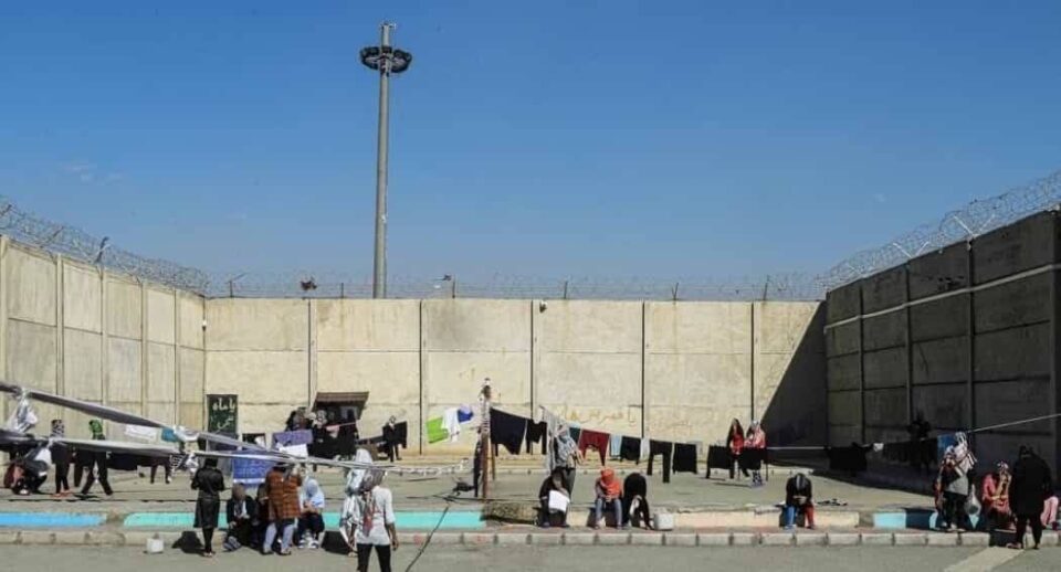 مانگرتنی ١٩ به‌ندكراوی سیاسی ژن له‌ زیندانی قه‌رچه‌ك له‌ خواردن