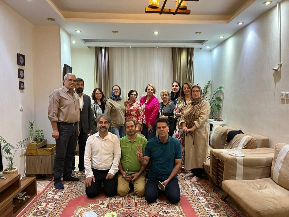 چاوپێكه‌وتنی كۆمه‌ڵێك له‌ موعه‌لیمان و چالاكانی سنفی له‌گه‌ڵ بنه‌ماڵه‌ی