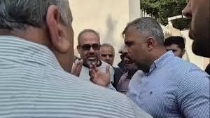 كۆبوونه‌وه‌ی ده‌كه‌دارانی بوشێهر له‌ به‌رده‌م بینای ئۆستانداری ئه‌و پارێزگایه‌