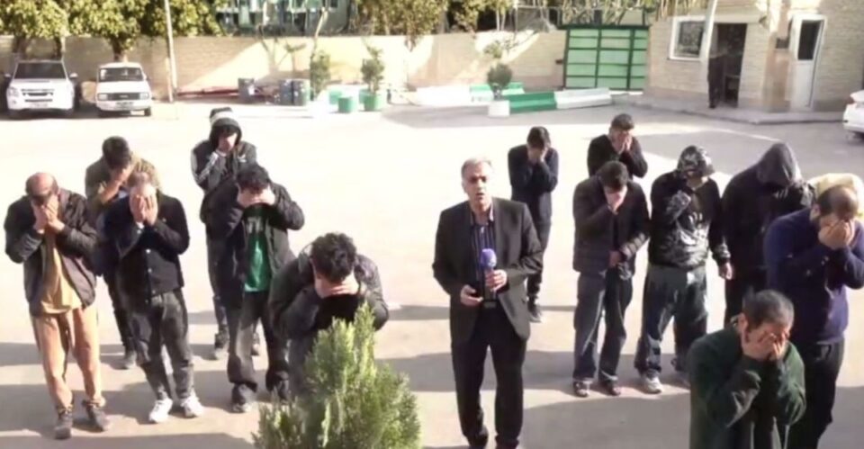 كۆبوونهوهی ناڕهزایهتی كرێكارانی پاڵاوگهی نهوتی ئابادان 3