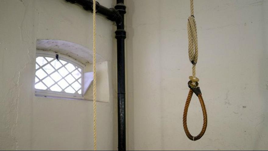 له‌ سێداره‌دانی سێ به‌ندكراو له‌ زیندانه‌كانی ڕژیمی كۆماری ئیسلامی