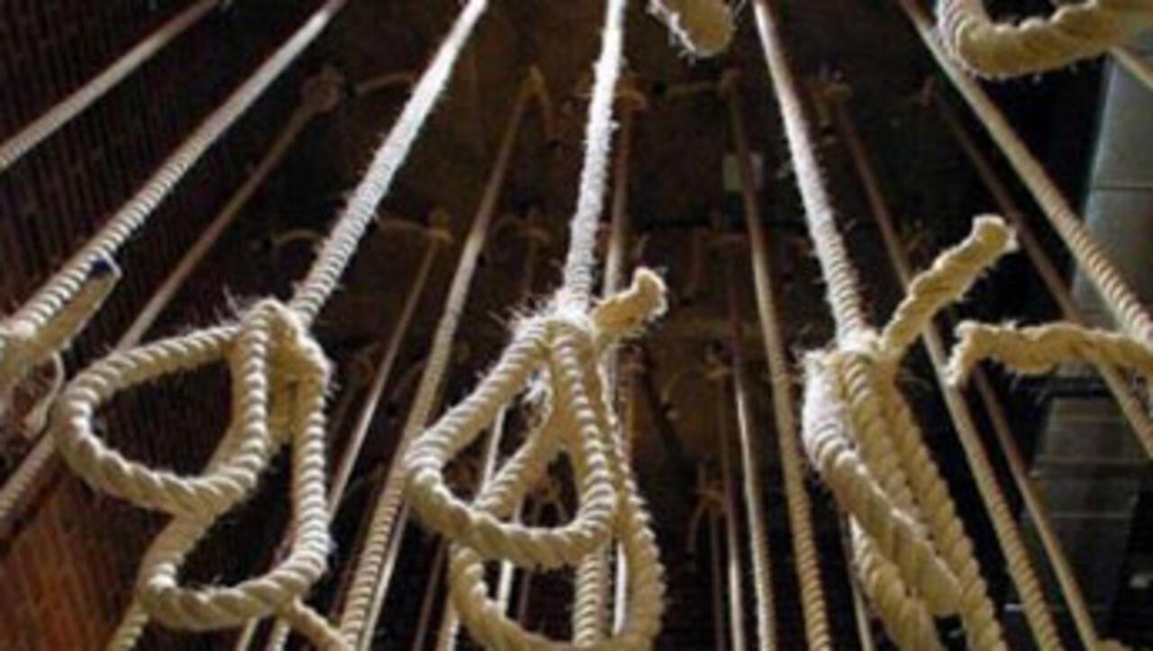 له‌ سێداردانی ١٠ به‌ندكراو له‌ زیندانه‌كانی ڕژیمی كۆماری ئیسلامی