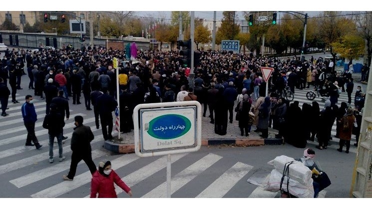 ناڕه‌زایه‌تی كه‌شاوه‌رزانی پارێزگای كۆهگیلویه‌ و بۆیر ئه‌حمه‌د دژ به‌ پێنه‌دانی حه‌ق ئاوه‌كانیان